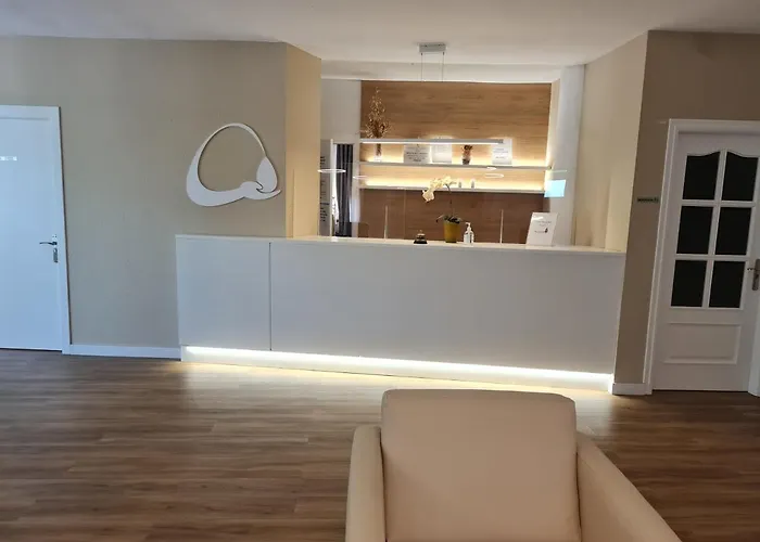 Balneario Fuentes Del Trampal Carmonita